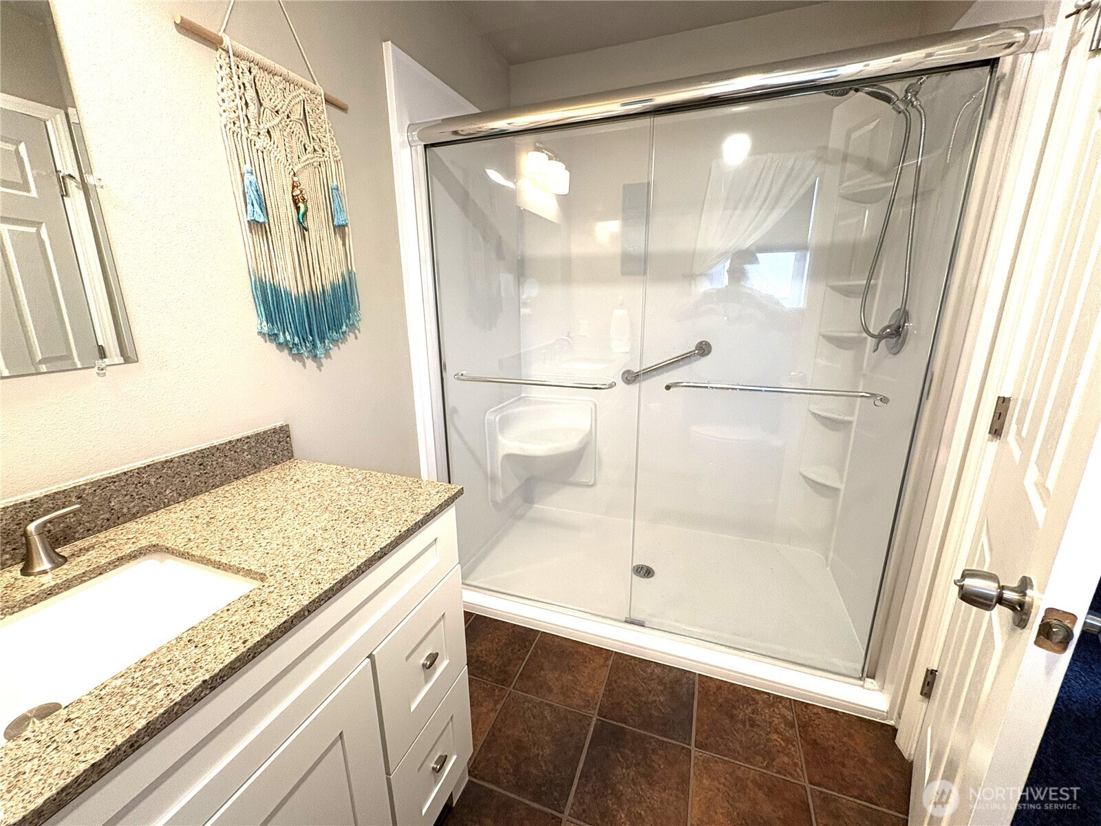 880 Hogan Lane , Bremerton, WA 98311