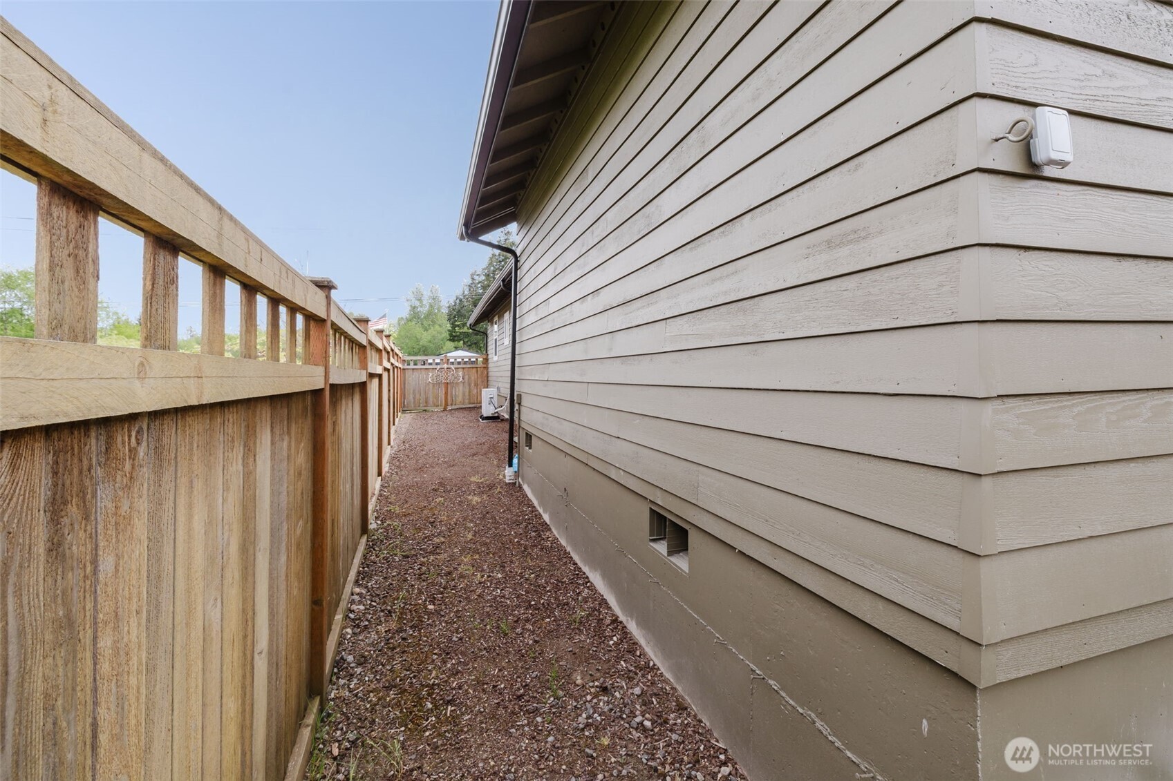 880 Hogan Lane , Bremerton, WA 98311