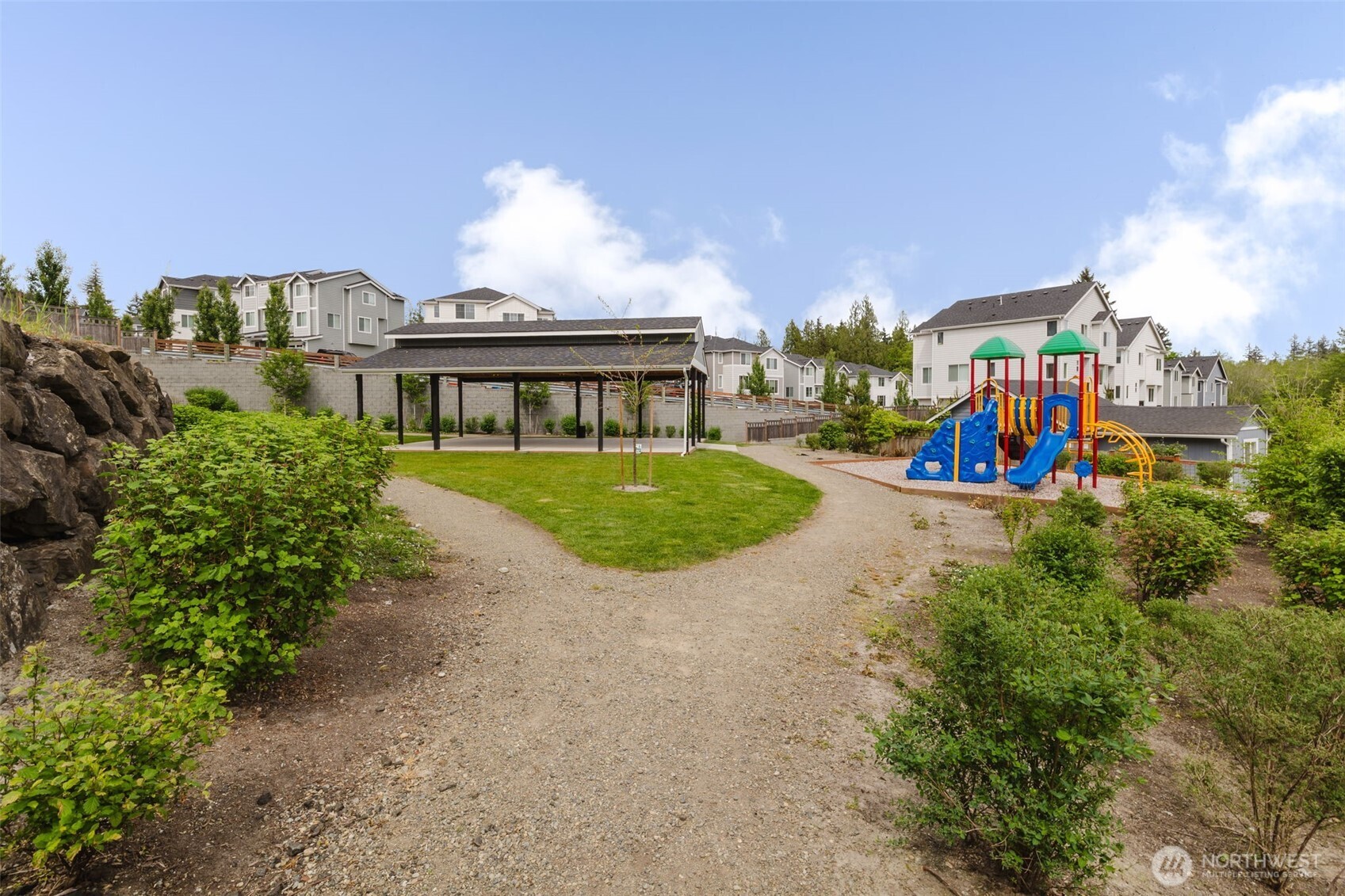 880 Hogan Lane , Bremerton, WA 98311