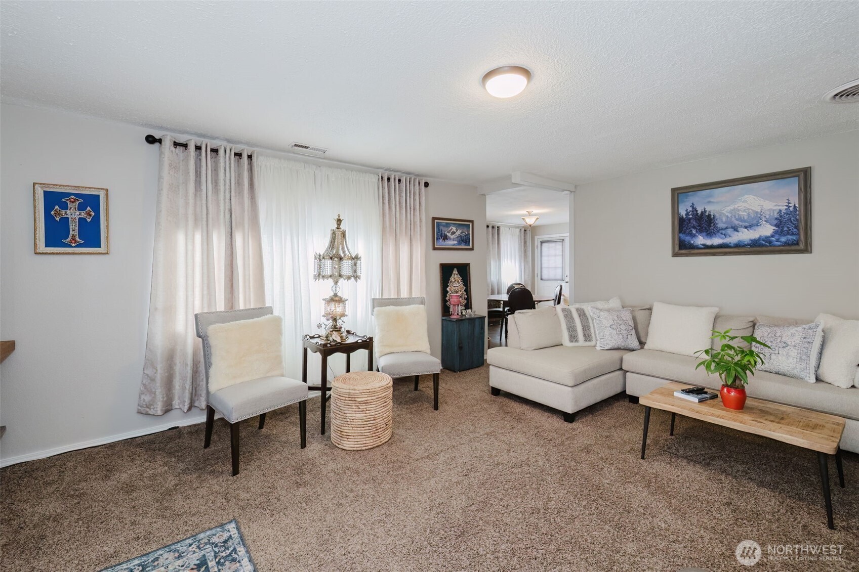 880 Hogan Lane , Bremerton, WA 98311