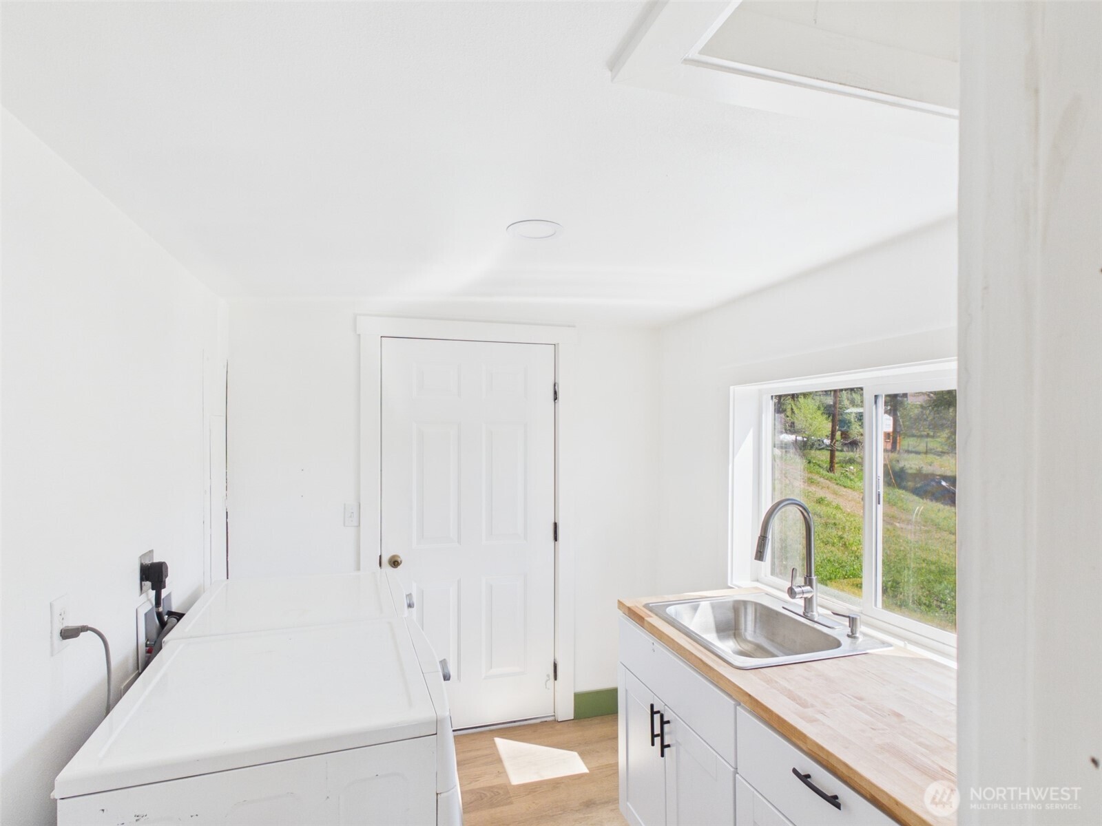 50 Klondike Road , Republic, WA 99166