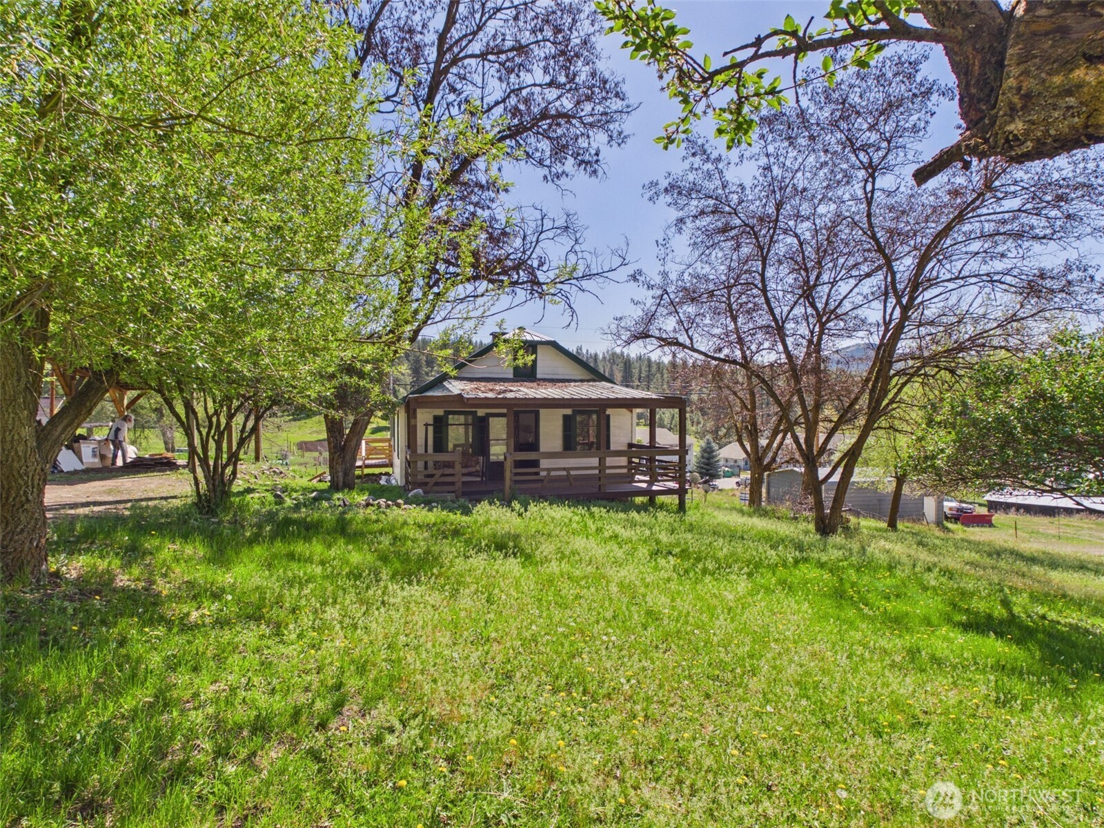 50 Klondike Road , Republic, WA 99166