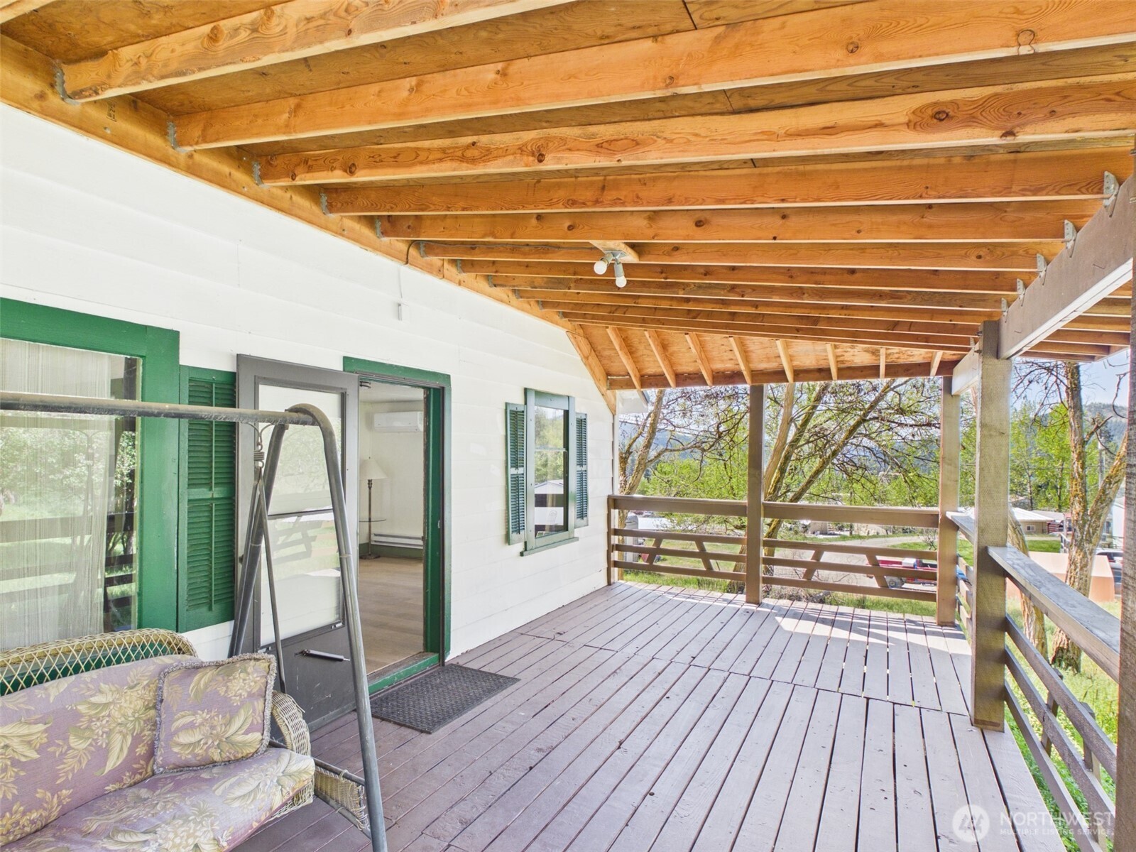 50 Klondike Road , Republic, WA 99166