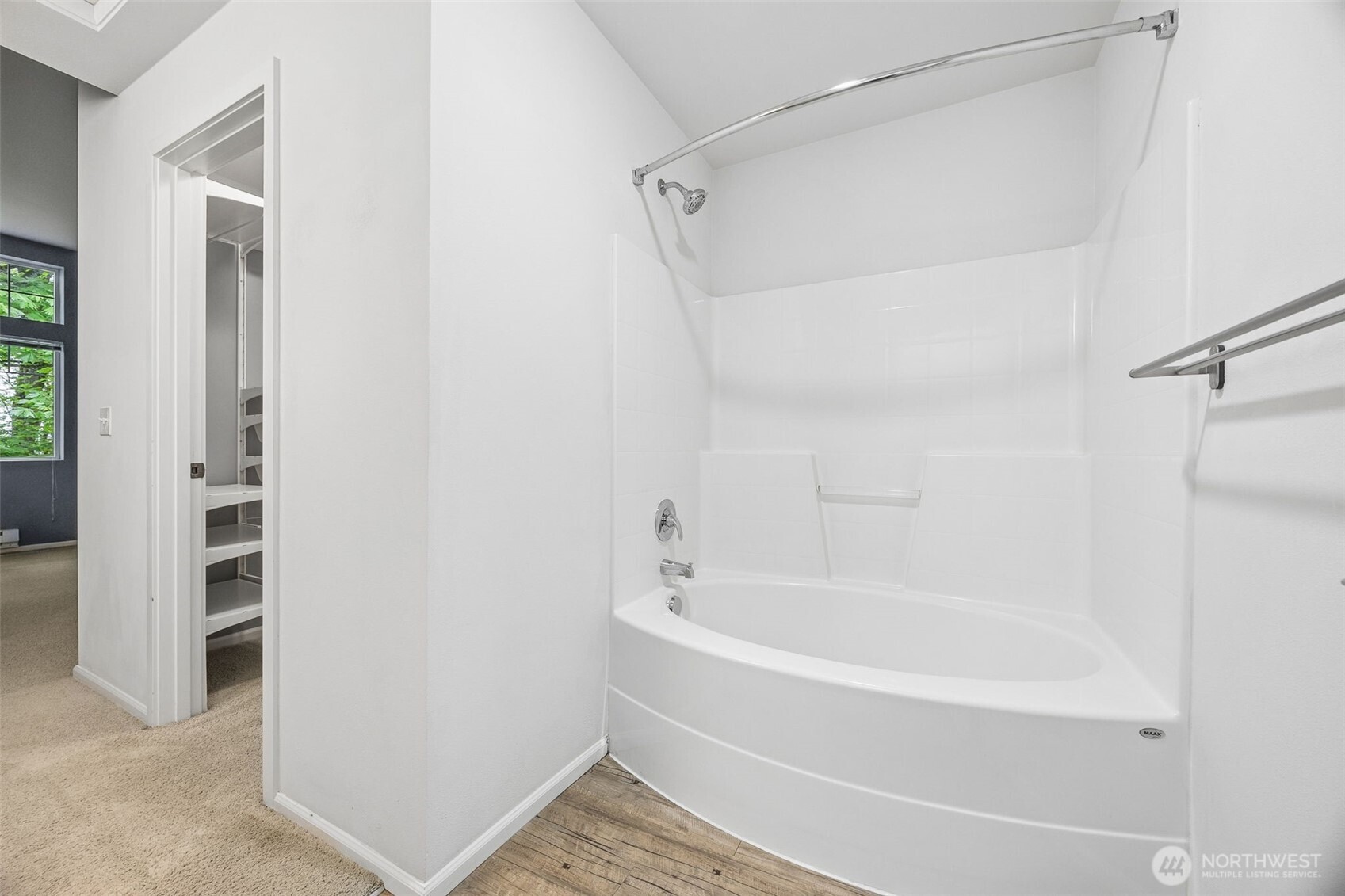 21048 40th Place S #J2, SeaTac, WA 98198
