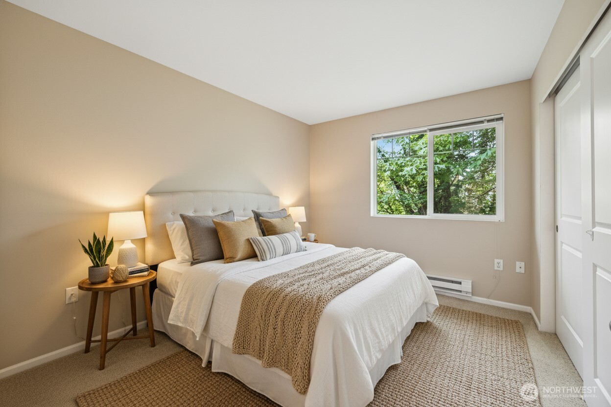 21048 40th Place S #J2, SeaTac, WA 98198