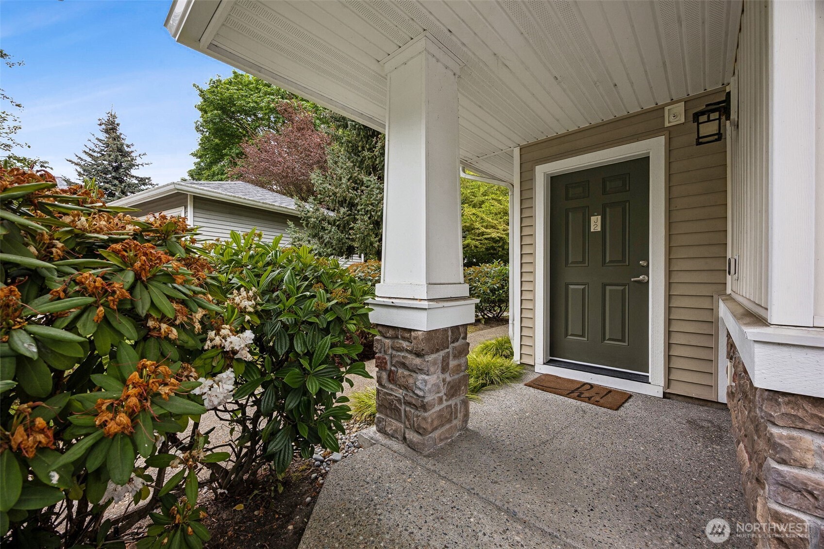 21048 40th Place S #J2, SeaTac, WA 98198