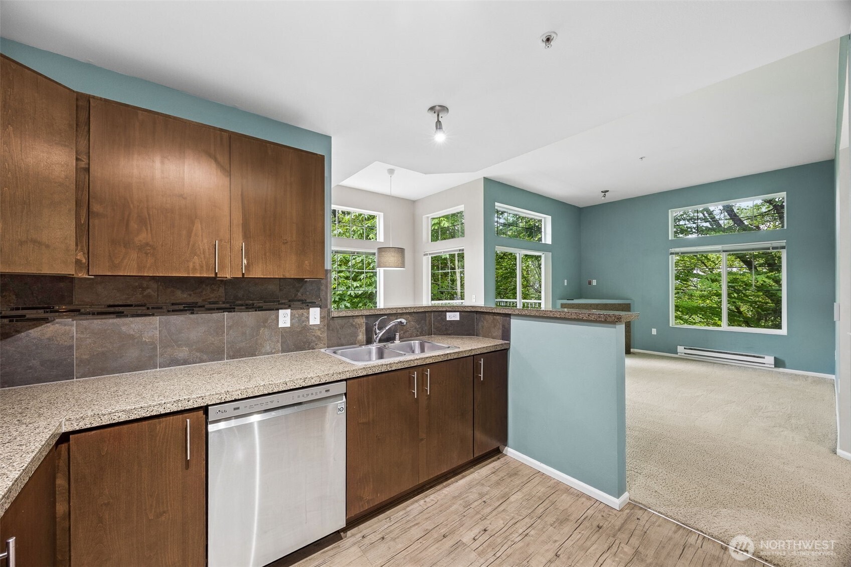 21048 40th Place S #J2, SeaTac, WA 98198