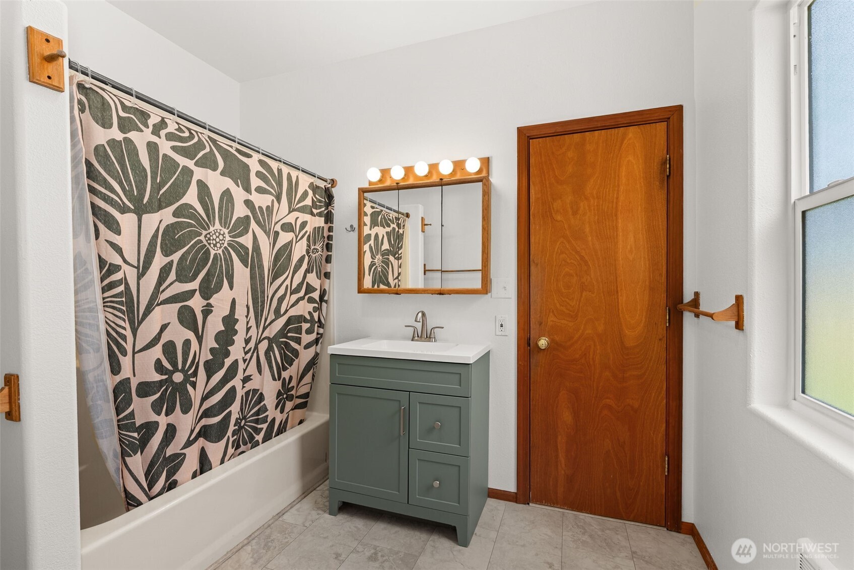 2054 Little Hanaford Road , Centralia, WA 98531