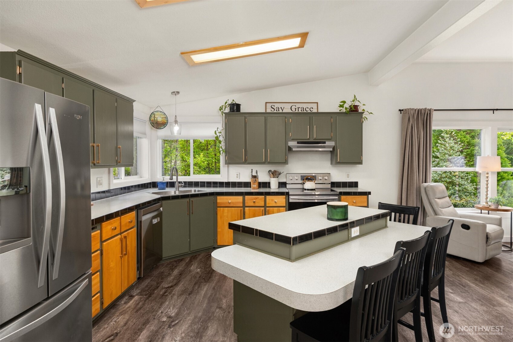 6009 NE Gunderson Road , Poulsbo, WA 98370-8838