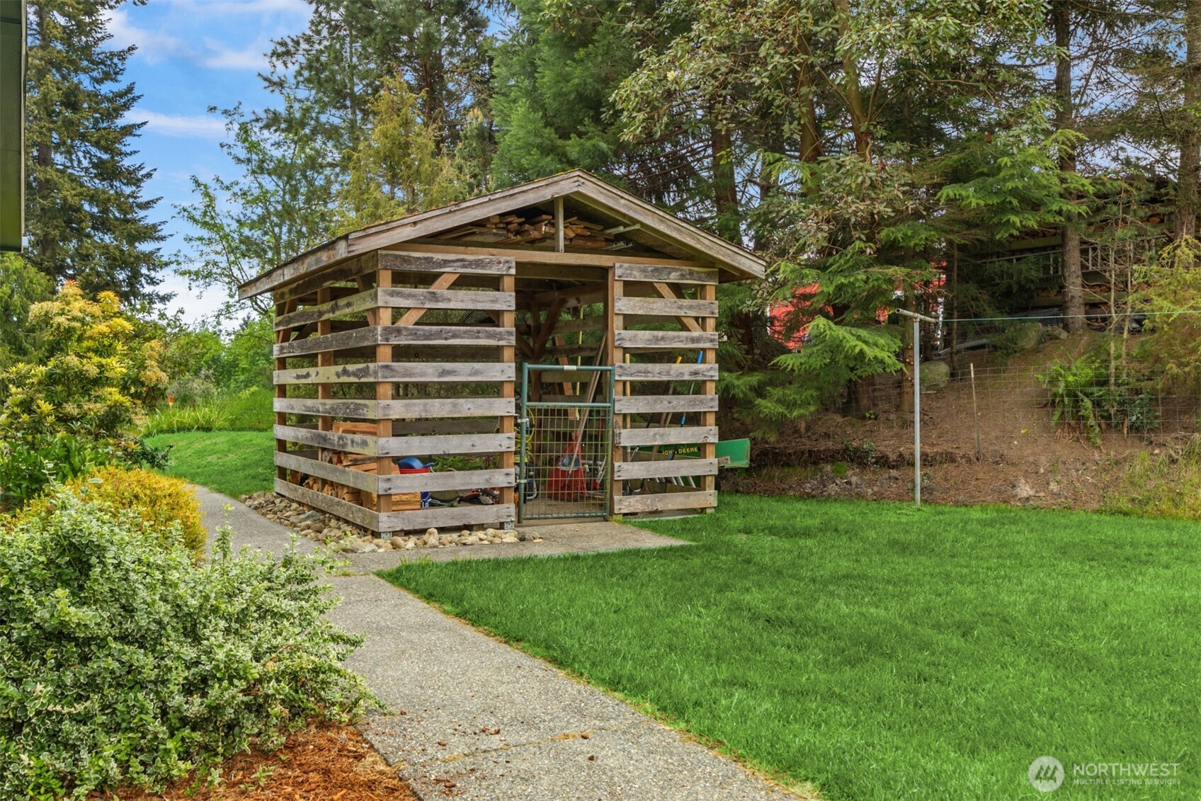 6009 NE Gunderson Road , Poulsbo, WA 98370-8838