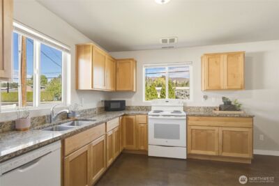25 Sun Valley Drive , Wenatchee, WA 98801 - Photo 3