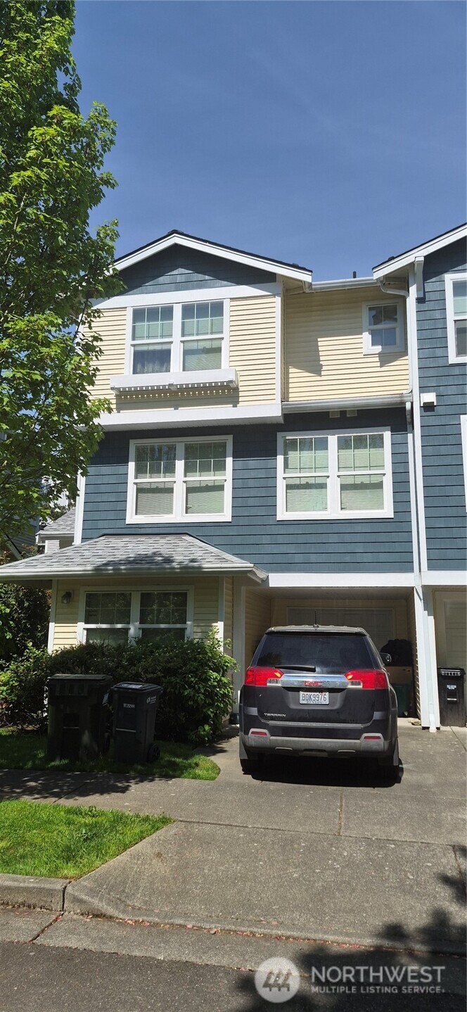 6825 Holly Park Drive S, Seattle, WA 98118