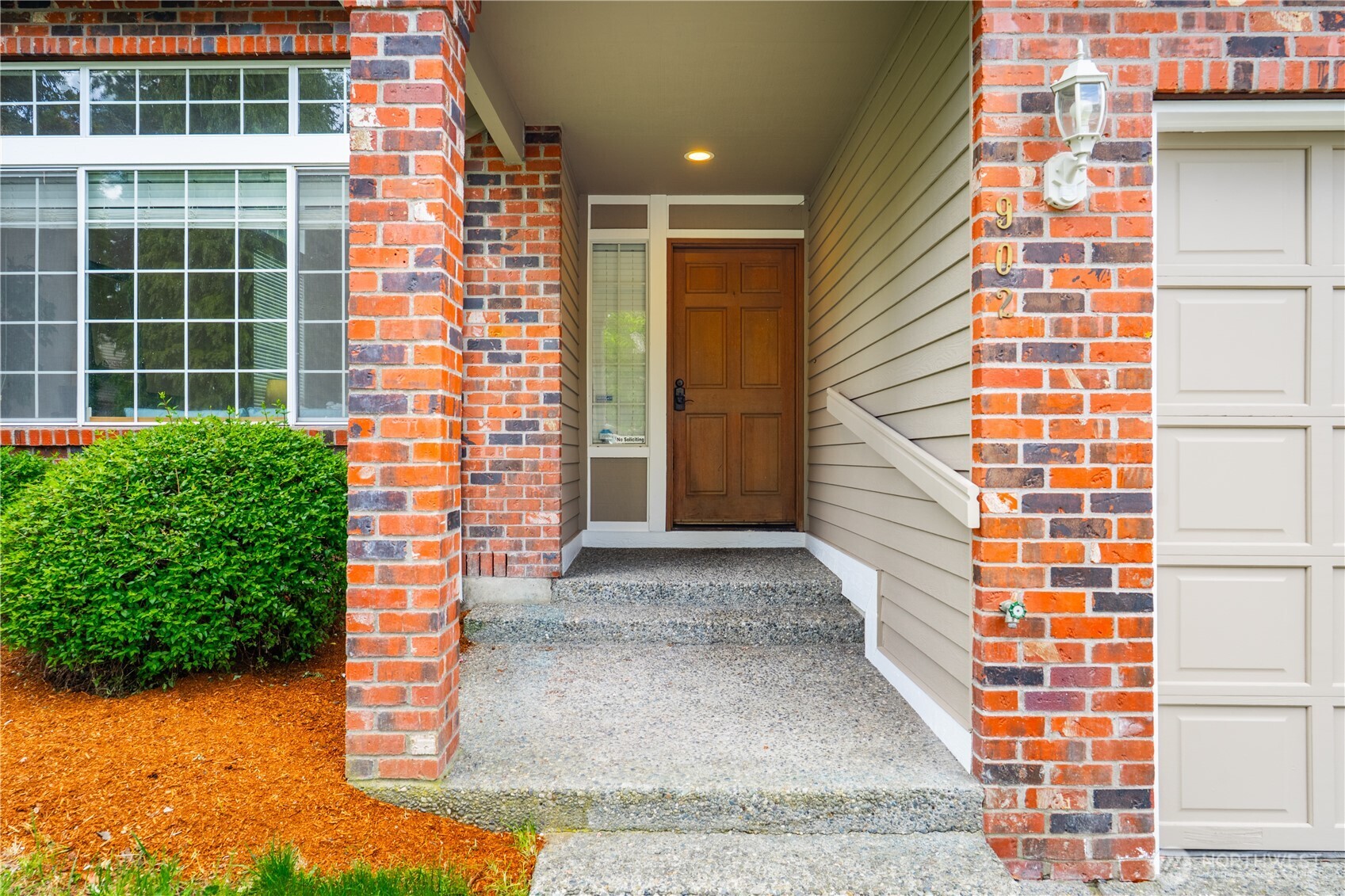 902 52nd Street SE, Auburn, WA 98092