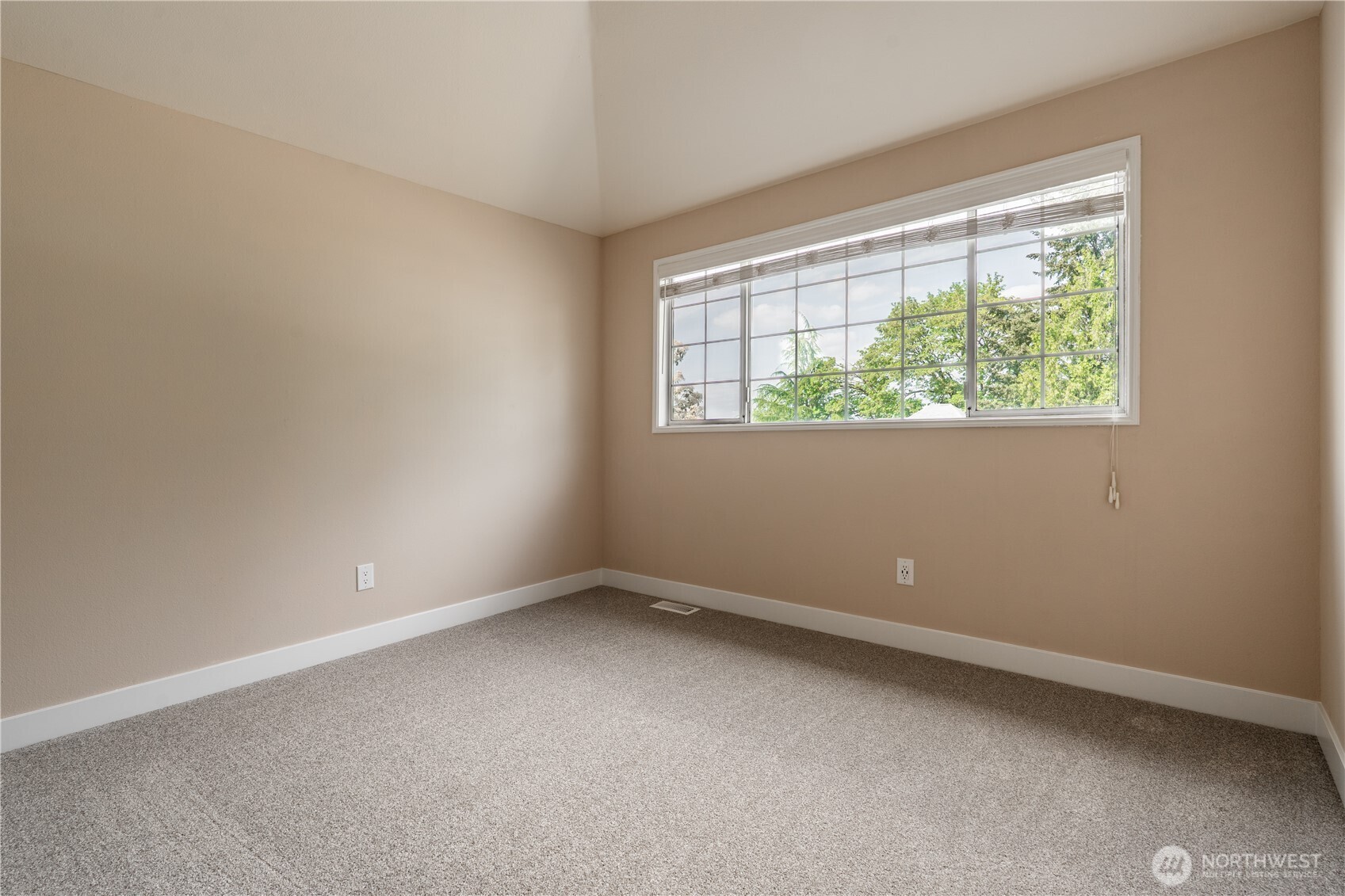 902 52nd Street SE, Auburn, WA 98092