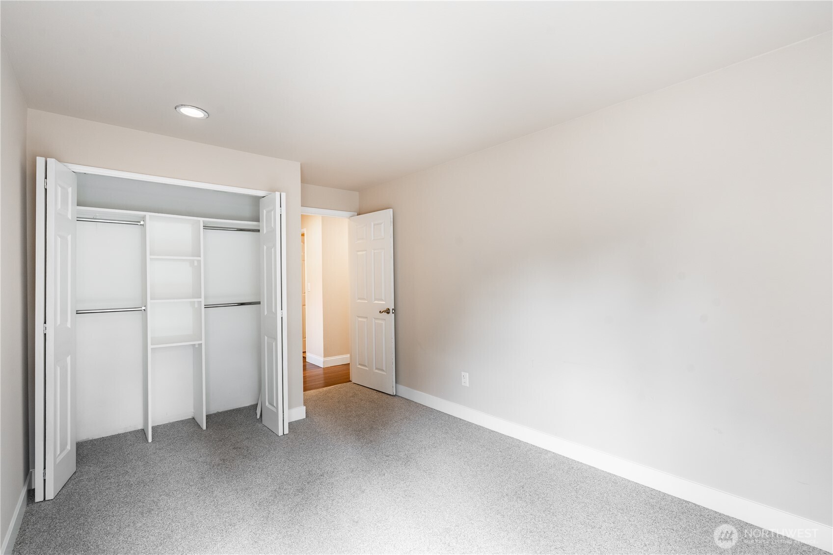 902 52nd Street SE, Auburn, WA 98092