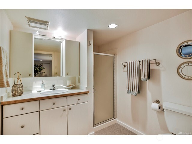 4022 59th Avenue SW #C, Seattle, WA 98116