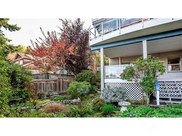 4022 59th Avenue SW #C, Seattle, WA 98116
