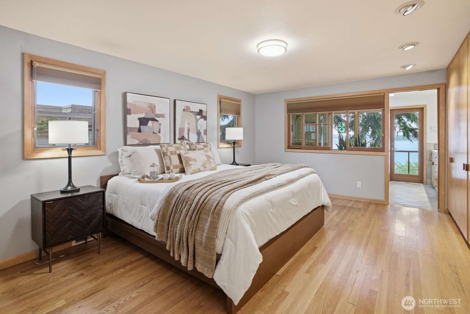 2514 Shoreland Drive S, Seattle, WA 98144