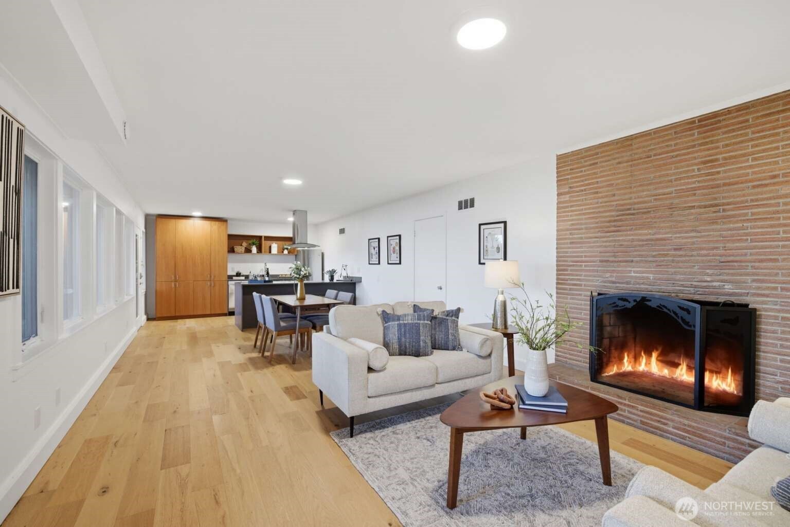 2514 Shoreland Drive S, Seattle, WA 98144