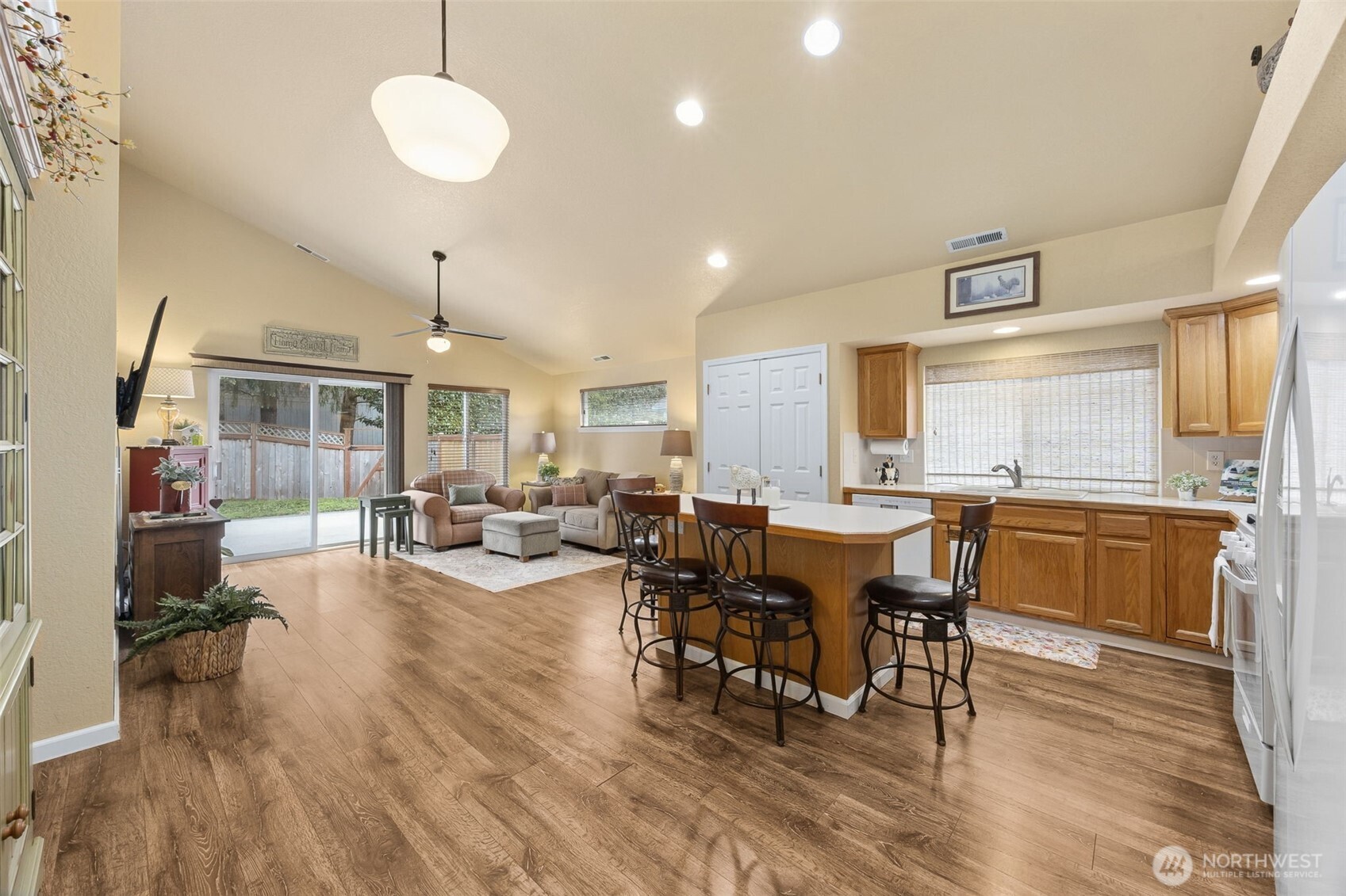 2404 Bowman Avenue NW, Olympia, WA 98502