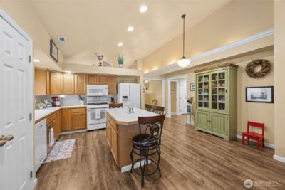 2404 Bowman Avenue NW, Olympia, WA 98502 - Photo 8