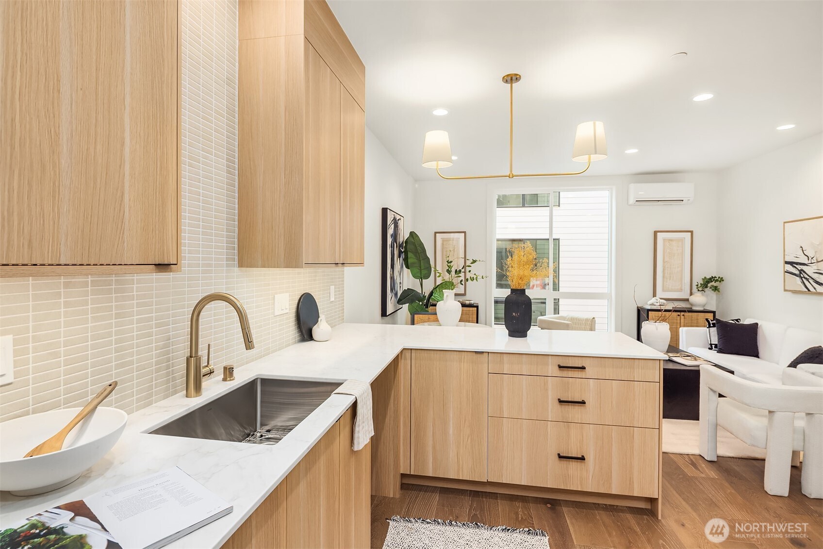 4419 2nd Avenue NE #A, Seattle, WA 98105
