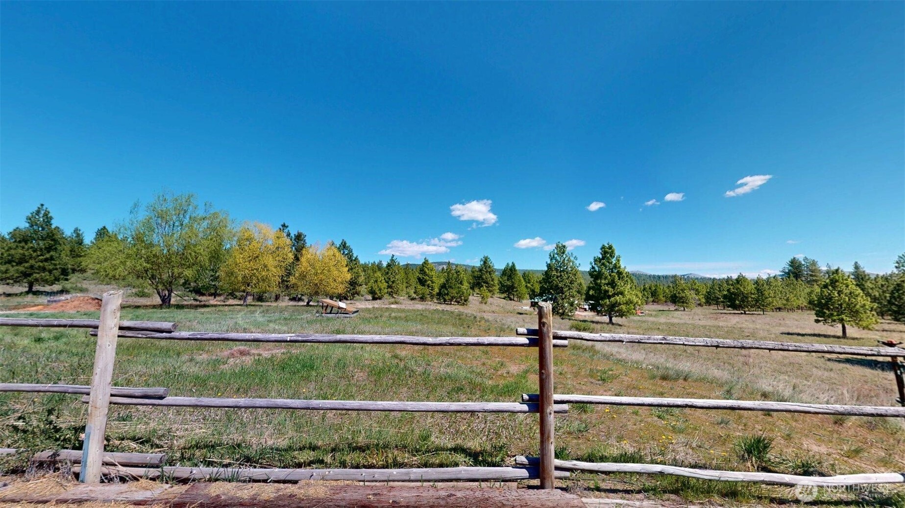 37 No Name Rd , Oroville, WA 98855