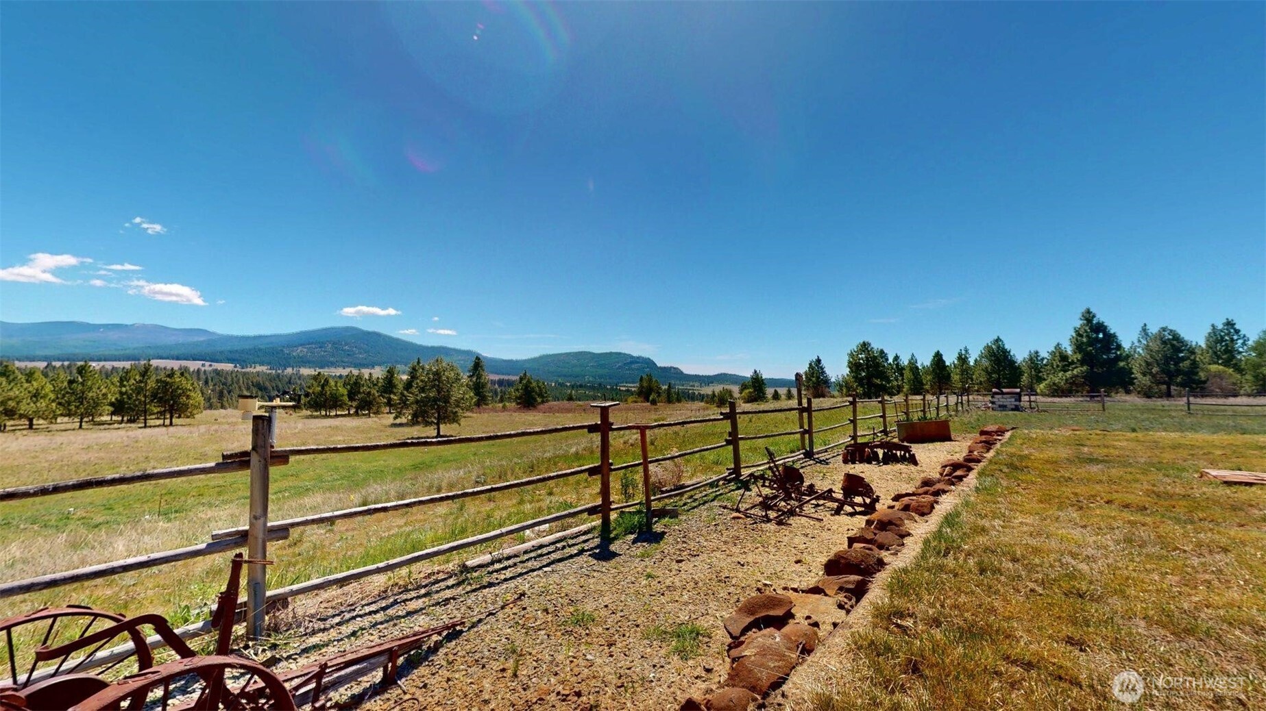 37 No Name Rd , Oroville, WA 98855