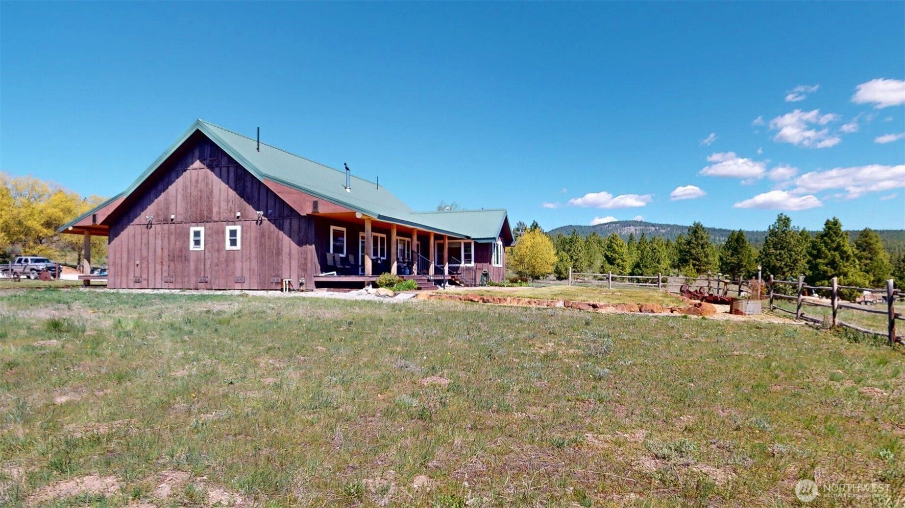 37 No Name Rd , Oroville, WA 98855