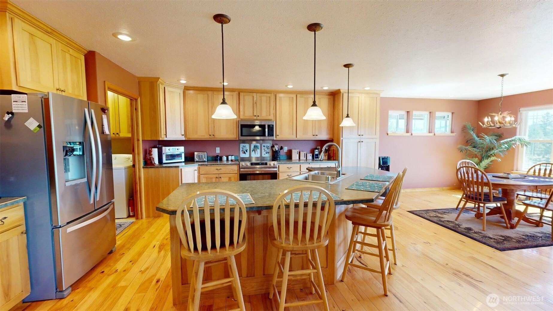 37 No Name Rd , Oroville, WA 98855
