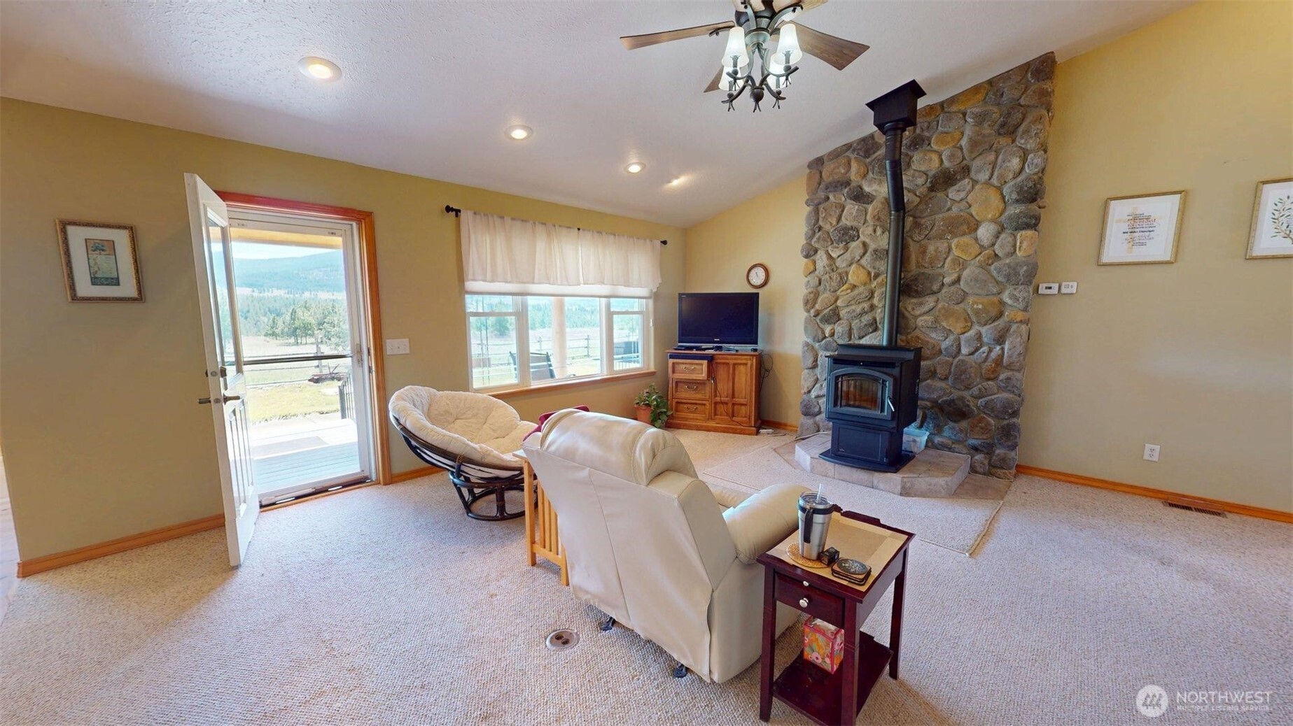 37 No Name Rd , Oroville, WA 98855