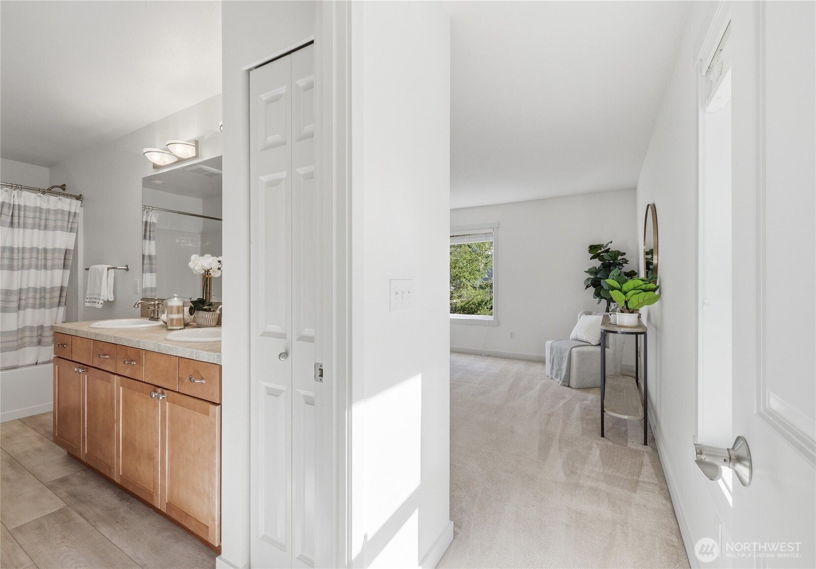 36703 SE Gravenstein Court , Snoqualmie, WA 98065