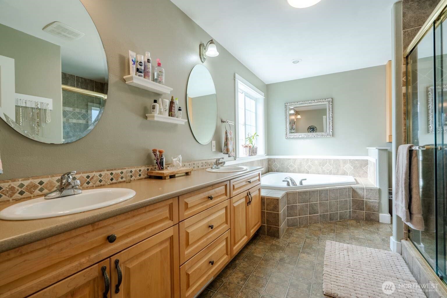 1711 Main Street , Lynden, WA 98264