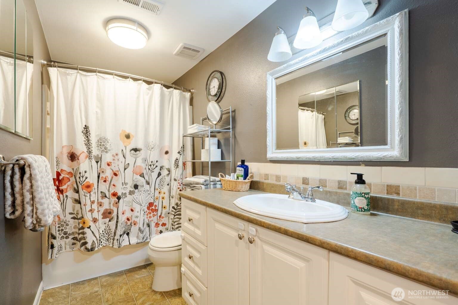 1711 Main Street , Lynden, WA 98264