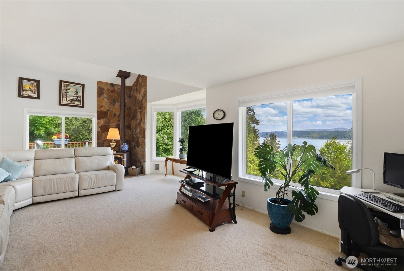 60 Cedar Place , Brinnon, WA 98320