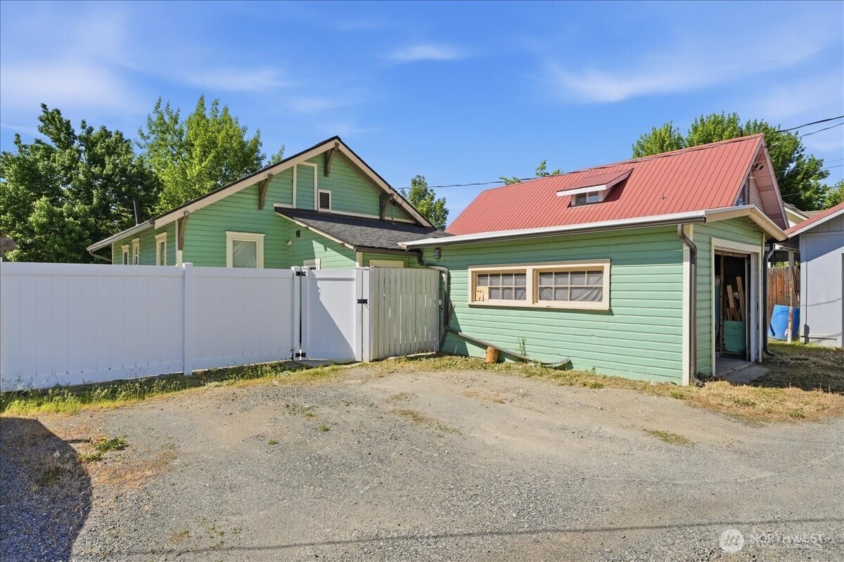 319 Cottage Avenue , Cashmere, WA 98815