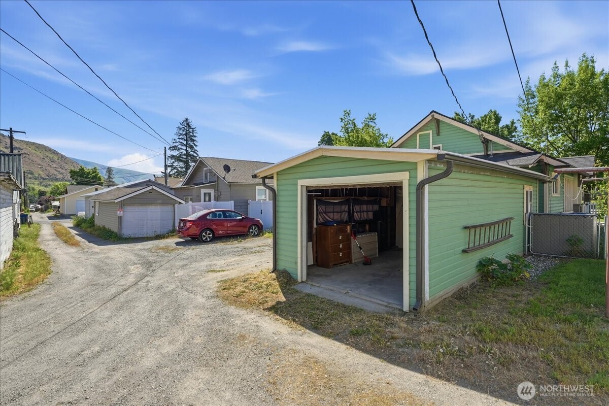 319 Cottage Avenue , Cashmere, WA 98815