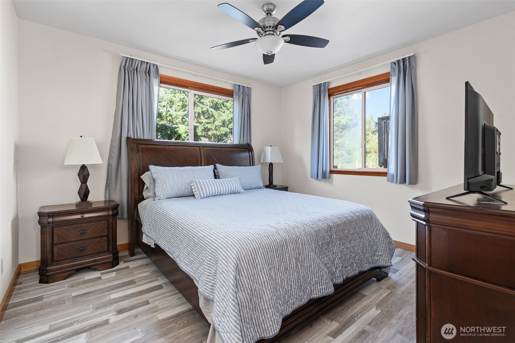 238 25th Street NW, Long Beach, WA 98631