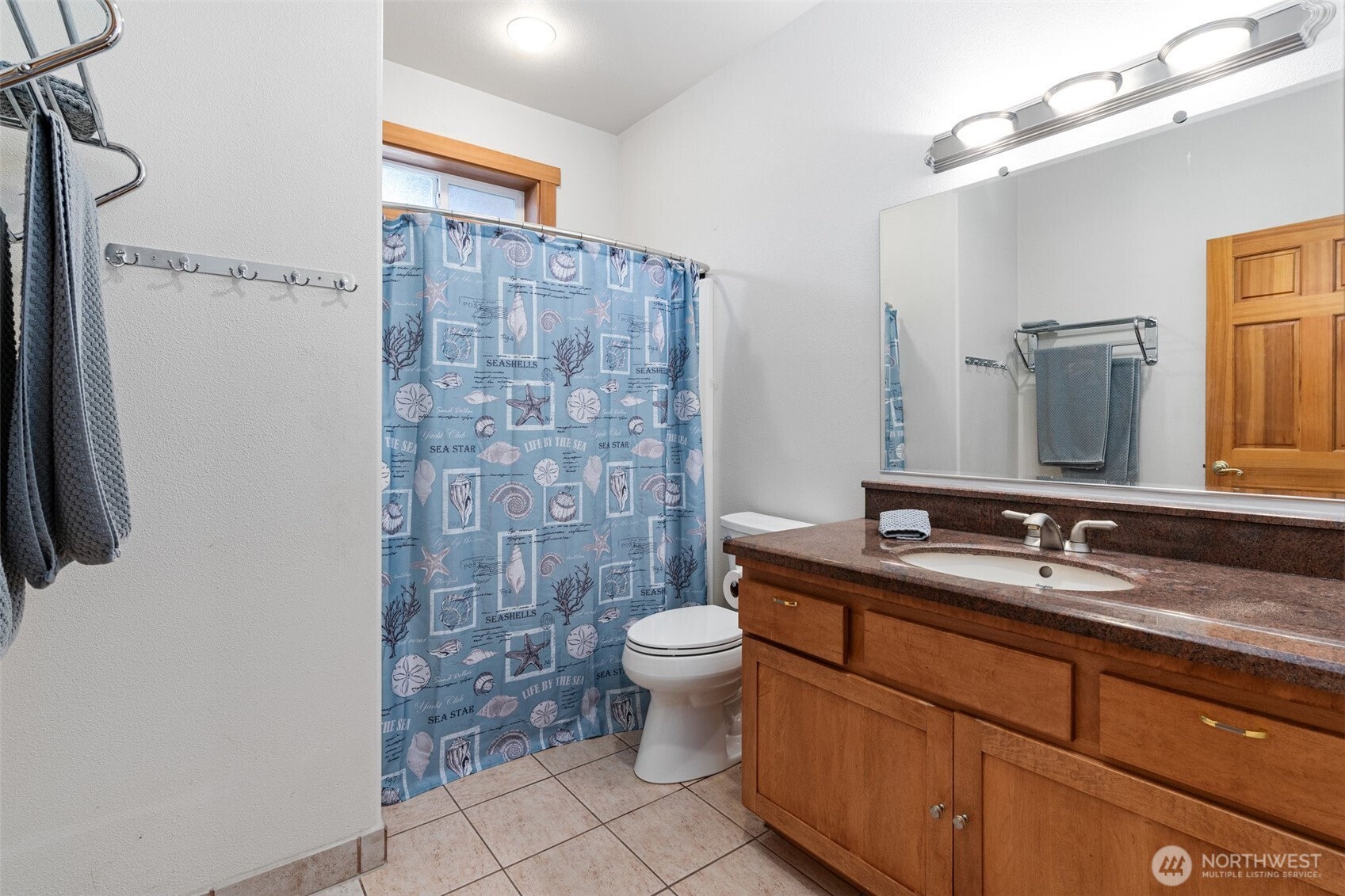 238 25th Street NW, Long Beach, WA 98631