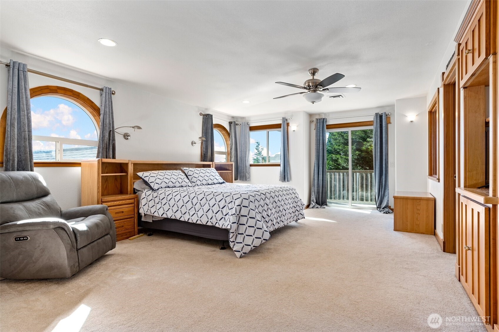 238 25th Street NW, Long Beach, WA 98631