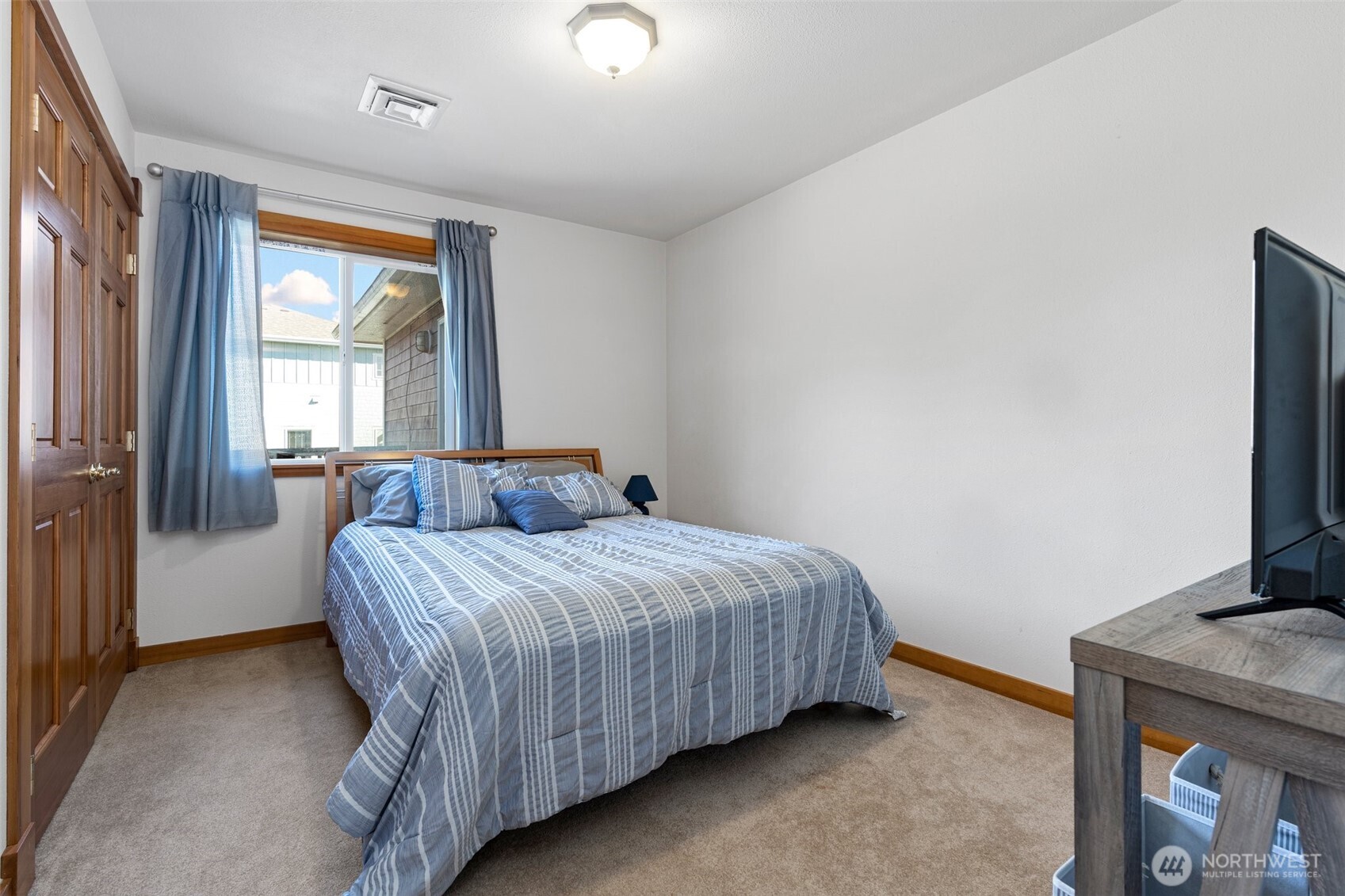 238 25th Street NW, Long Beach, WA 98631