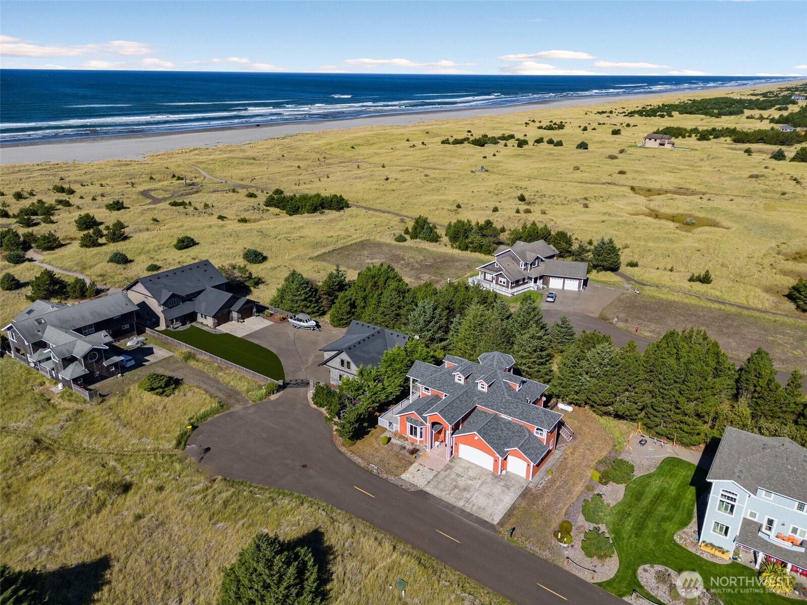 238 25th Street NW, Long Beach, WA 98631