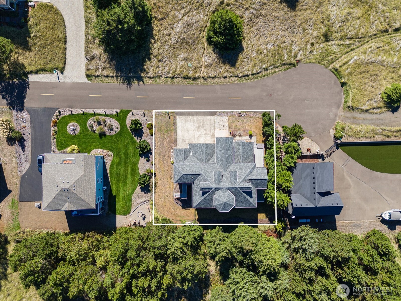 238 25th Street NW, Long Beach, WA 98631