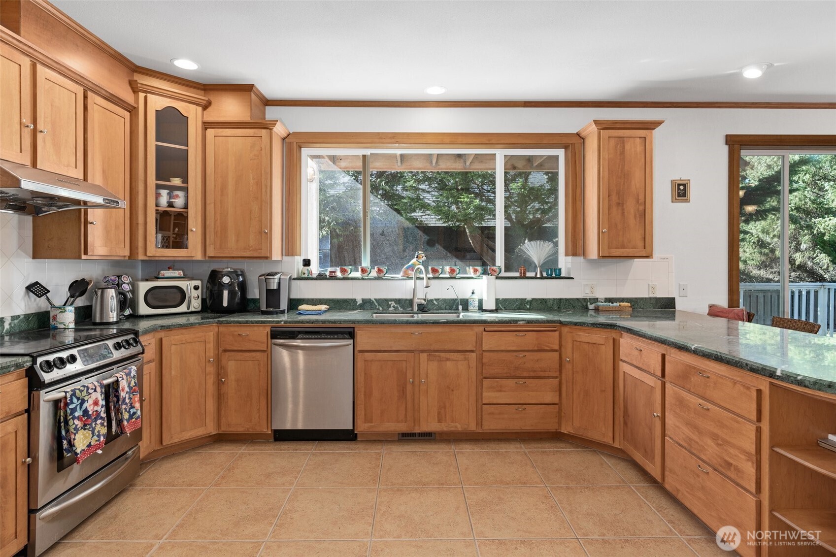 238 25th Street NW, Long Beach, WA 98631
