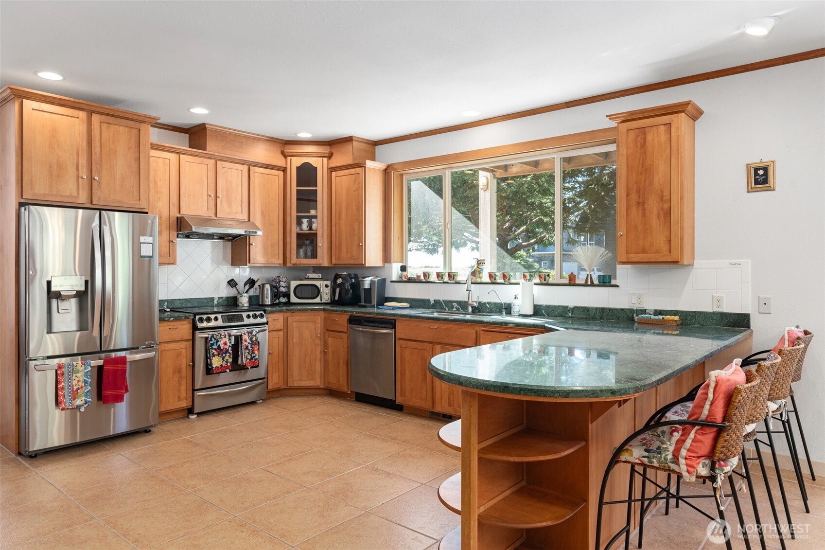 238 25th Street NW, Long Beach, WA 98631