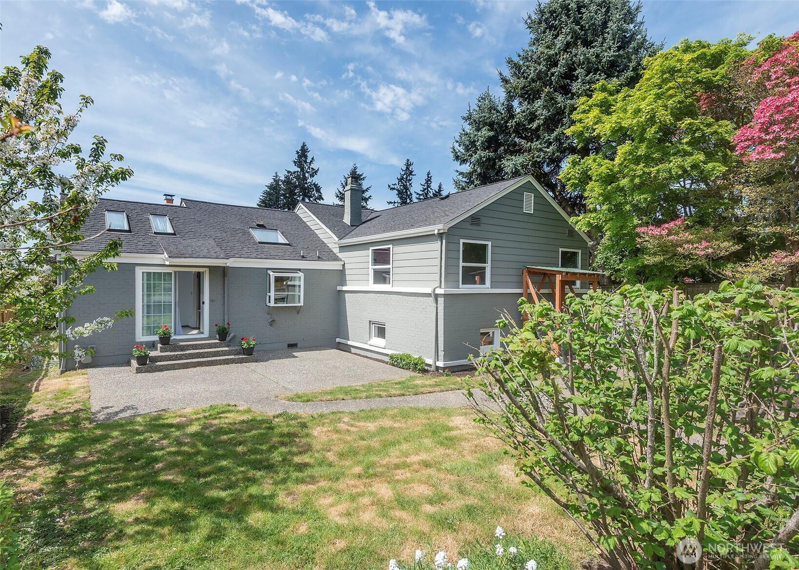 12514 2nd Avenue NW, Seattle, WA 98177-4407