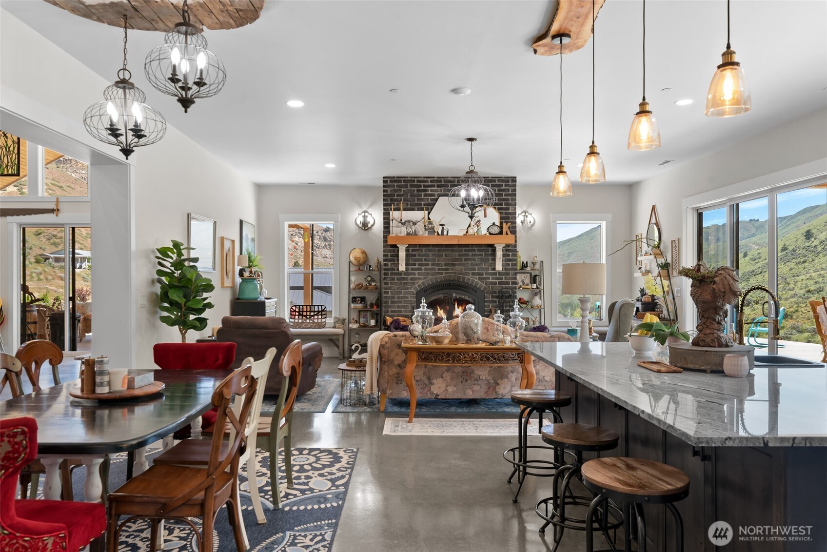 1541 Pitcher Canyon Road , Wenatchee, WA 98801-1111
