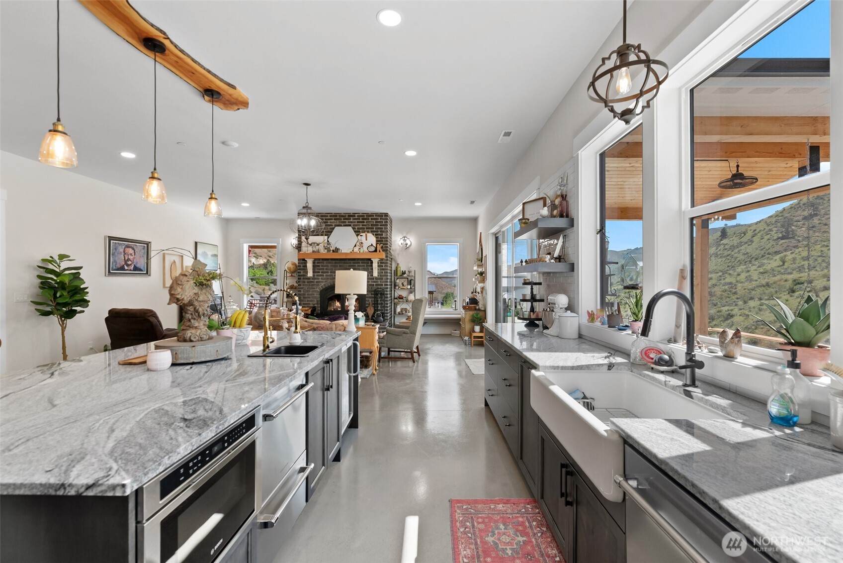 1541 Pitcher Canyon Road , Wenatchee, WA 98801-1111