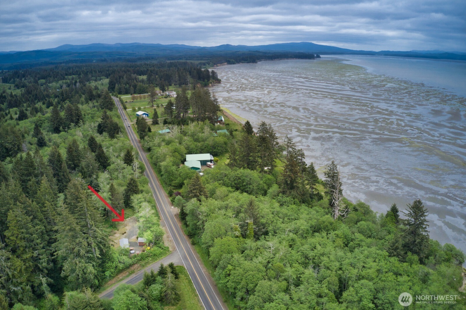 210 Bay Center Road , South Bend, WA 98586
