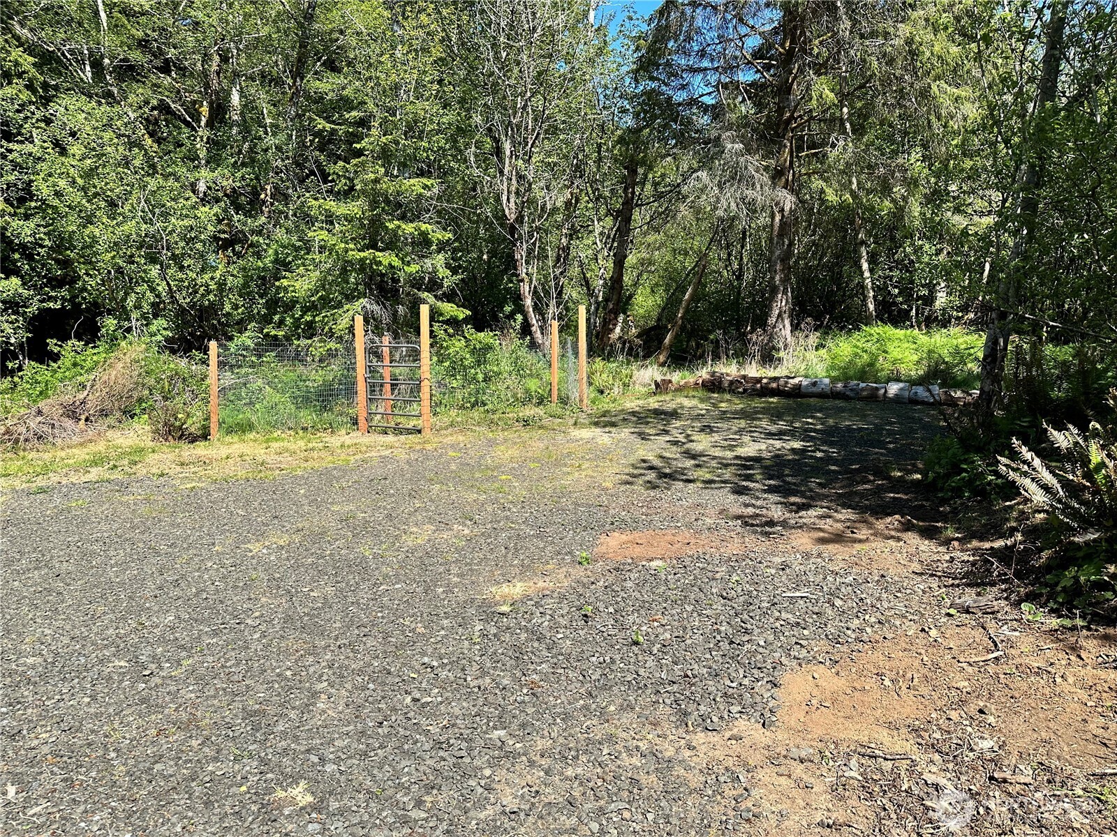 210 Bay Center Road , South Bend, WA 98586